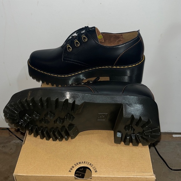 Dr. Martens Leona Lug Sole Platform Derby Shoes NEW Women's Size 10 - Picture 3 of 7